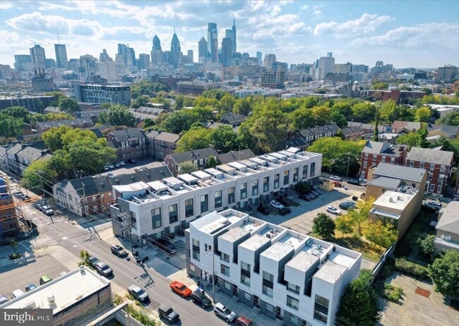 Building Photo - 705 Fairmount Ave