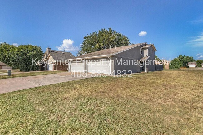 Building Photo - 9020-9020 N Rockwell Dr