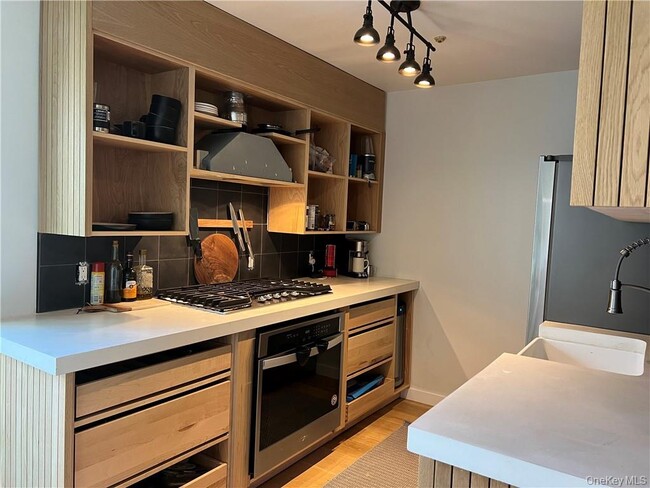 Building Photo - 255 Homestead Village Dr