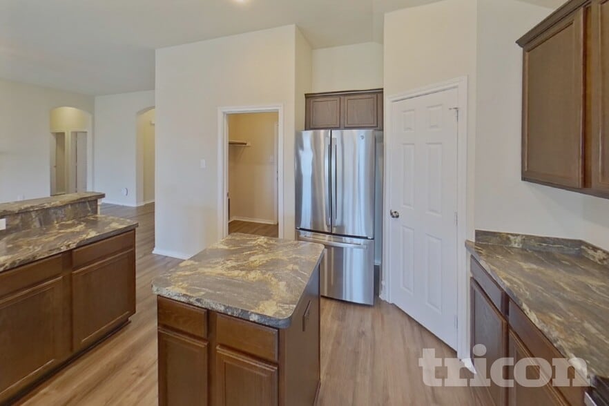 Building Photo - 1719 La Caya Dr