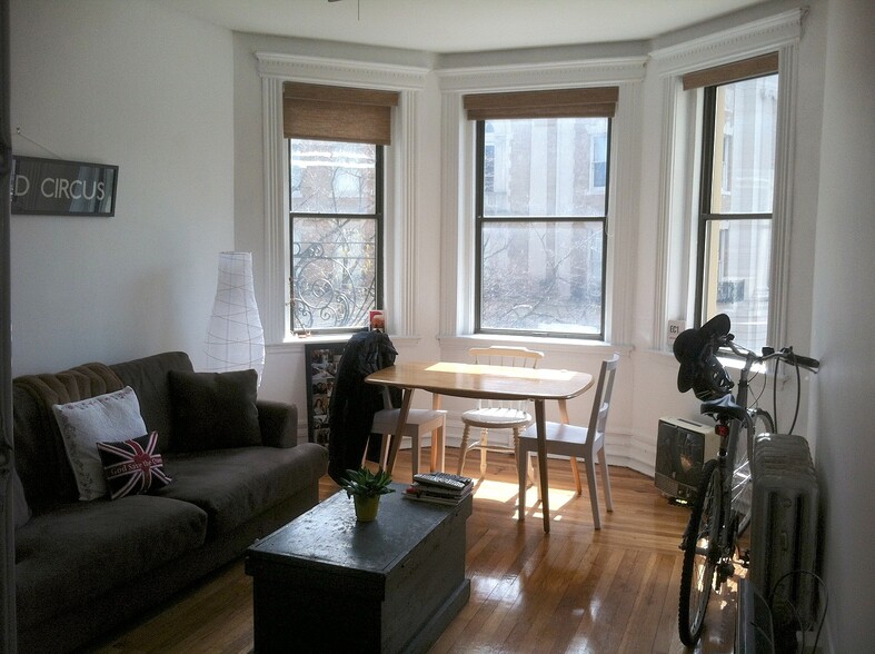Primary Photo - 1111 Boylston St
