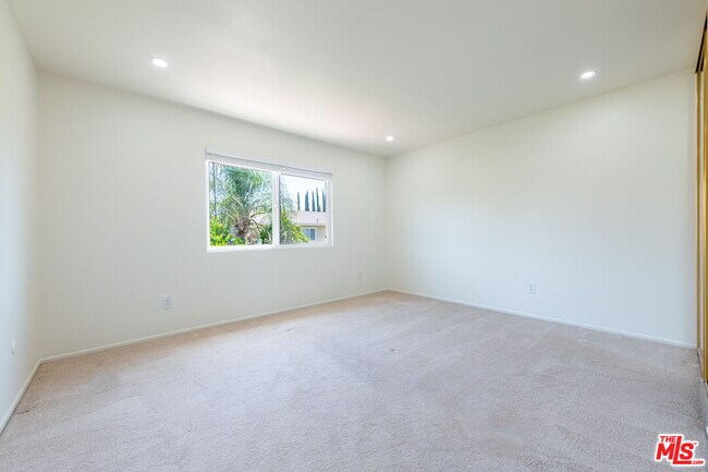Building Photo - 8324 Beckford Ave