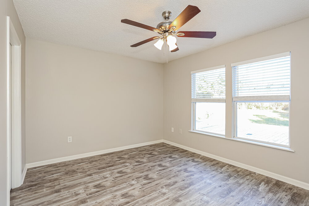 Building Photo - 859 Collinswood Dr