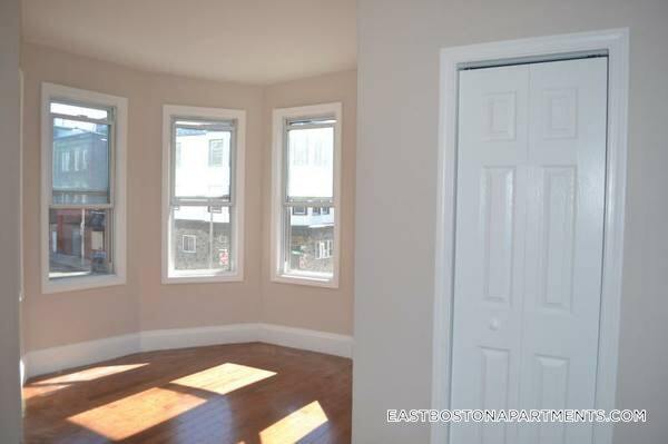 Building Photo - 241 Maverick St