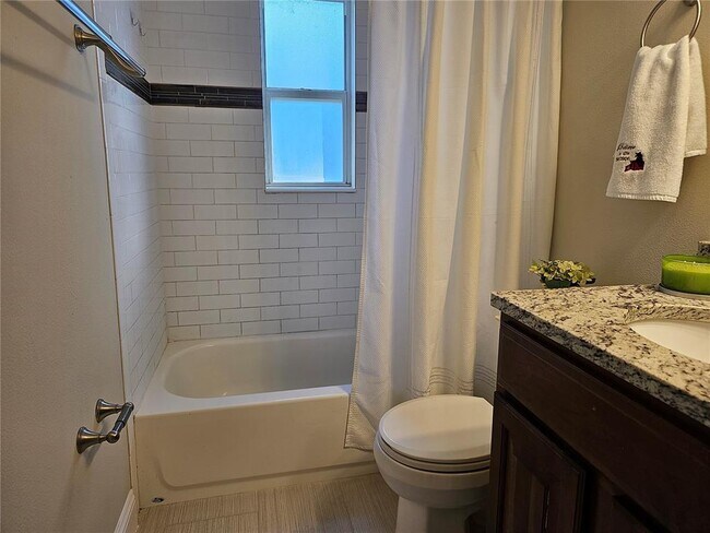 Building Photo - 18927 Boyette Rd