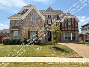 Building Photo - 2823 Mariposa Dr