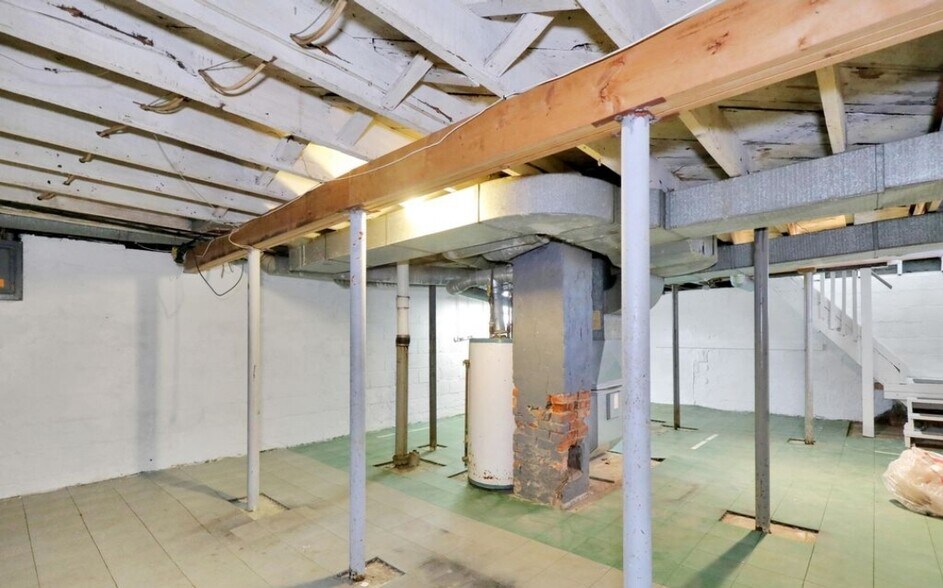 Building Photo - 1404 Linval St
