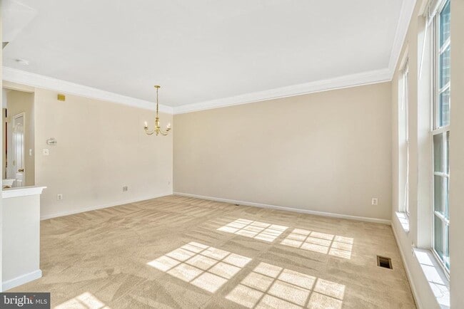 Building Photo - 13051 Park Crescent Cir
