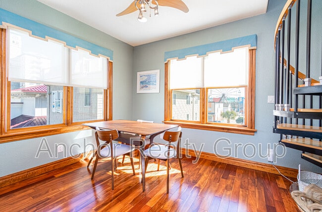 Building Photo - 217 16th St