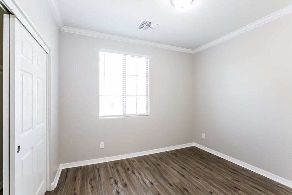 Building Photo - 6417 S 47th Dr