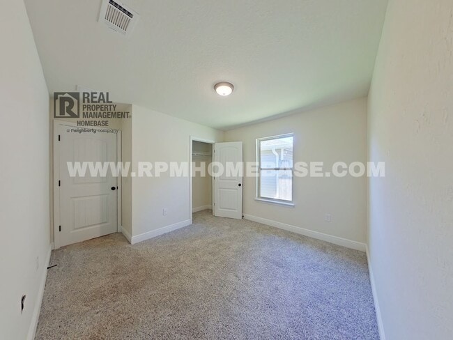 Building Photo - 5137 Peach Dr
