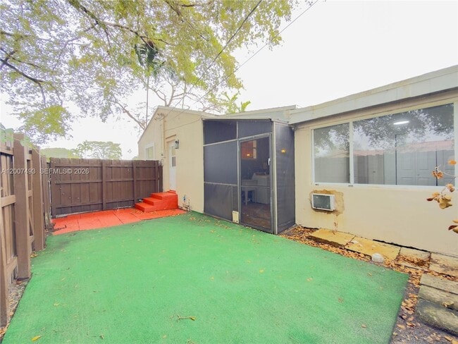 Building Photo - 410 Pinecrest Dr