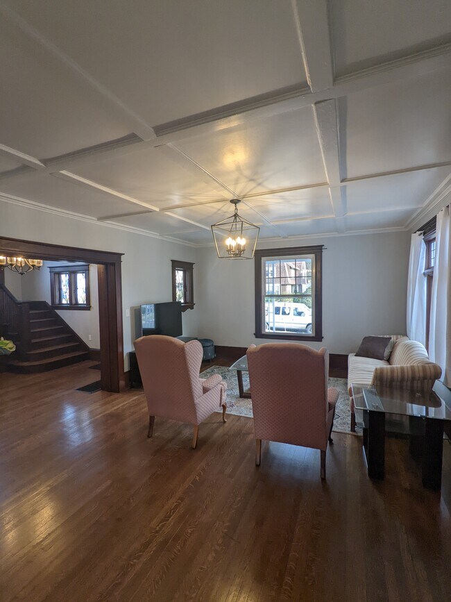 Building Photo - 171 Lincoln St