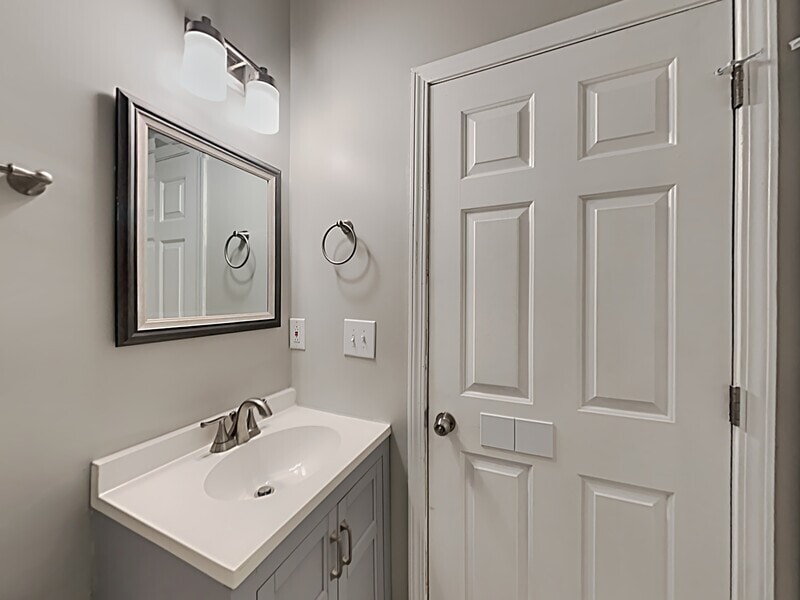 Building Photo - 255 Farrington Ave SE