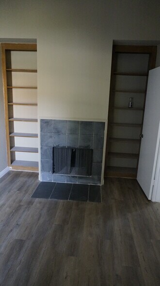 Library or Bedroom 4 - 16268 Glencove Dr