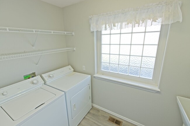Building Photo - Loch Haven Hills Home