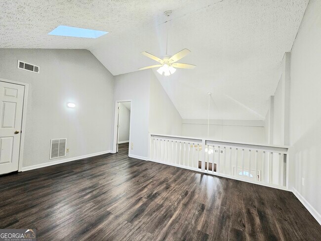 Building Photo - 2734 Highland Ridge NW