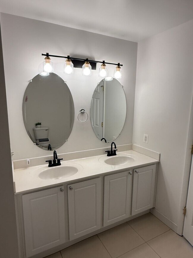 Building Photo - Beautiful 4-Bedroom Home with Finished Basement & Large Yard- Sykesville, MD