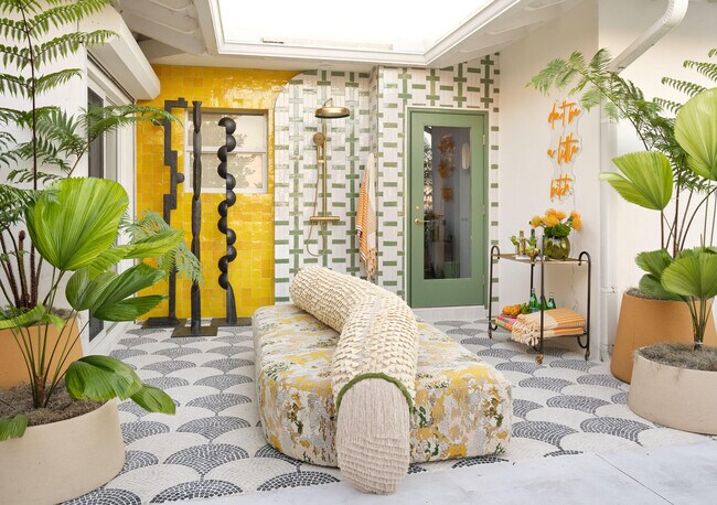 Building Photo - 3410 N Flagler Dr