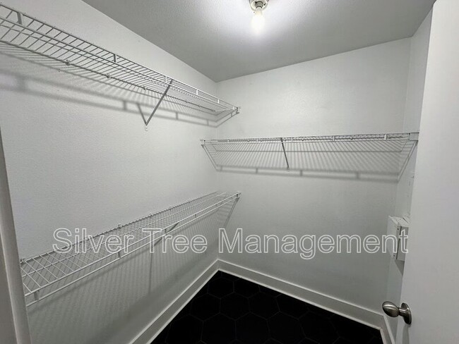 Building Photo - 4605 Cedar Springs Rd