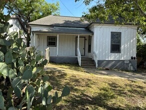 Building Photo - 2105 E 12th St