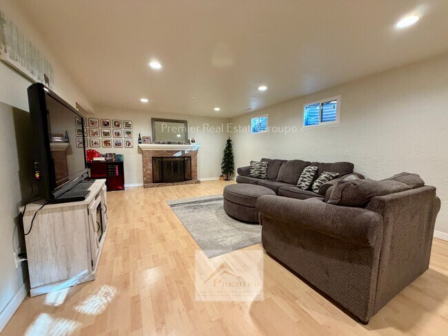 Building Photo - 1122 Pike Dr