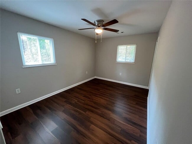 Building Photo - 3920 Spanish Oak Dr