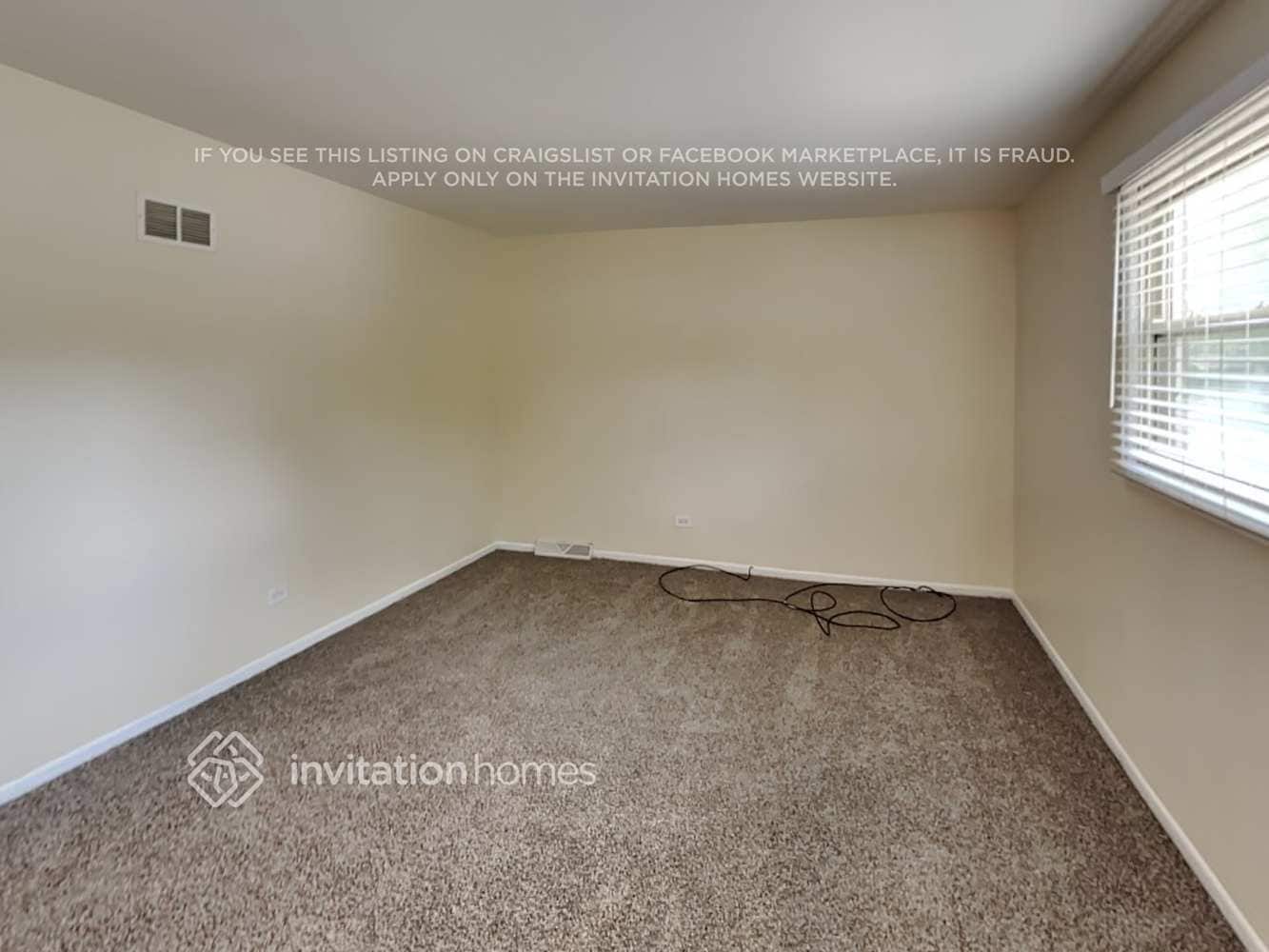 Building Photo - 23017 Lakeshore Dr