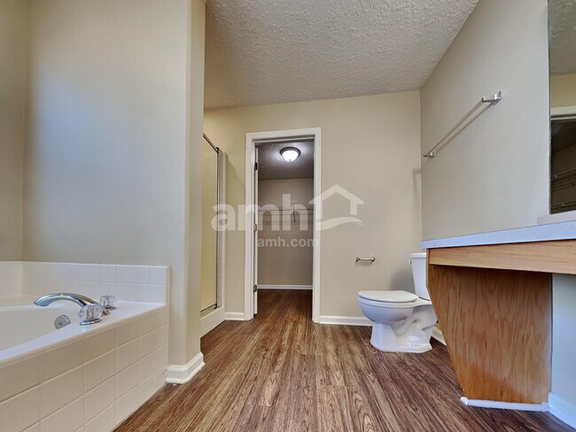 Building Photo - 1472 Redbird Creek Dr