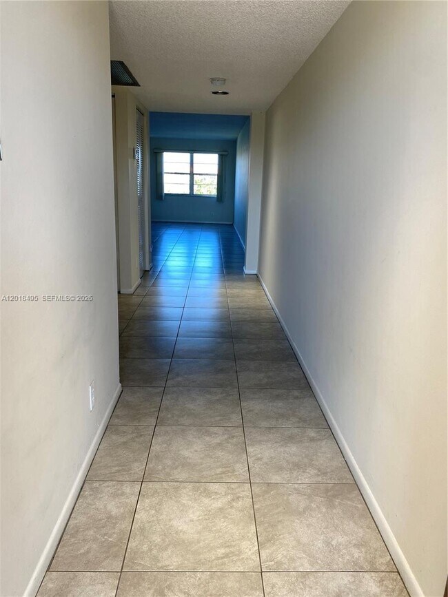 Building Photo - 13055 SW 15th Ct