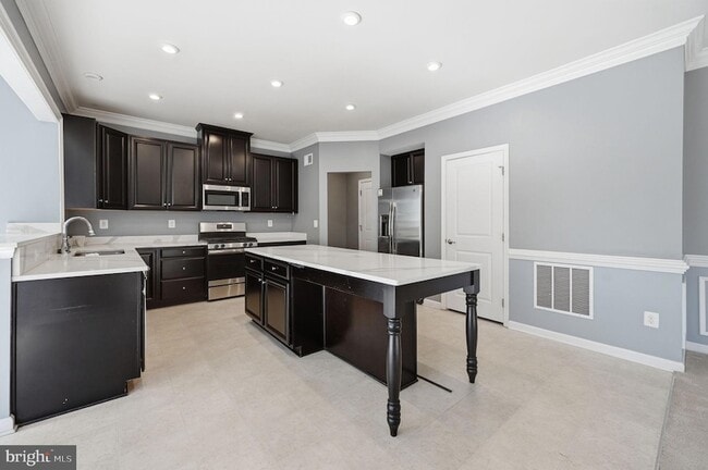 Building Photo - 687 Blossom Tree Rd