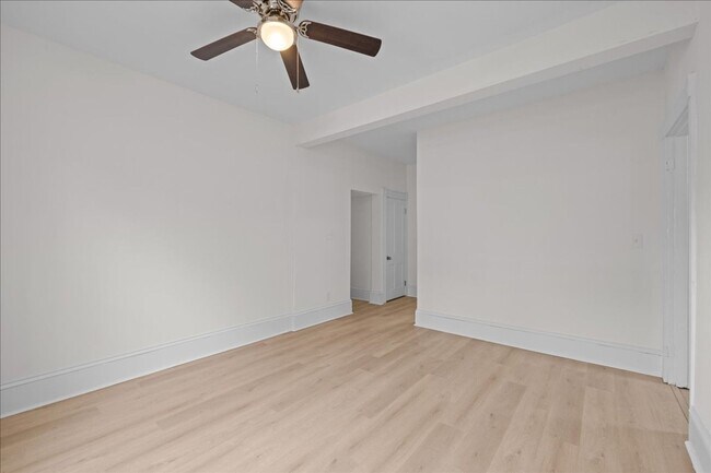 Building Photo - 258 Douglas Ave