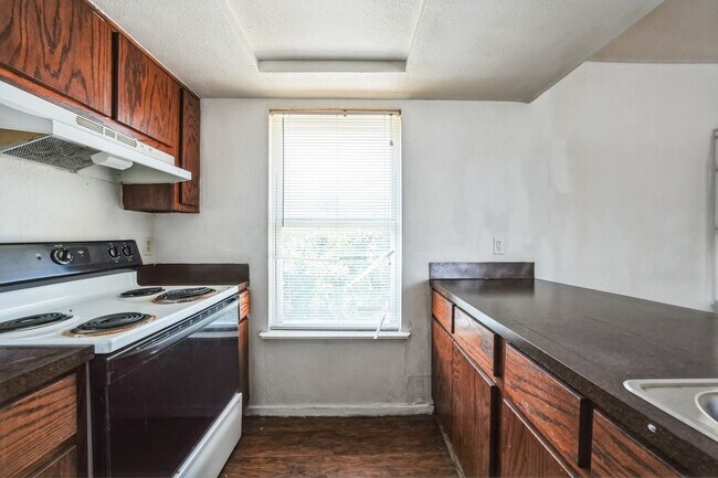 Building Photo - Charming 2BR Duplex in Austin