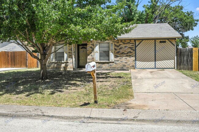 Primary Photo - 2441 Sweetwood Dr