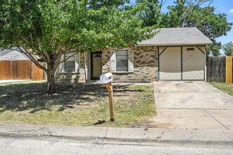 Building Photo - 2441 Sweetwood Dr