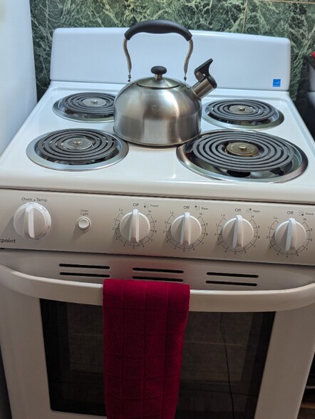 Building Photo - 950 Ellis Rd