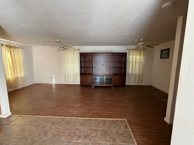 Building Photo - 408 W Main St