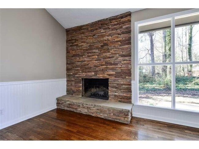 Building Photo - 3958 Plumcrest Cir SE