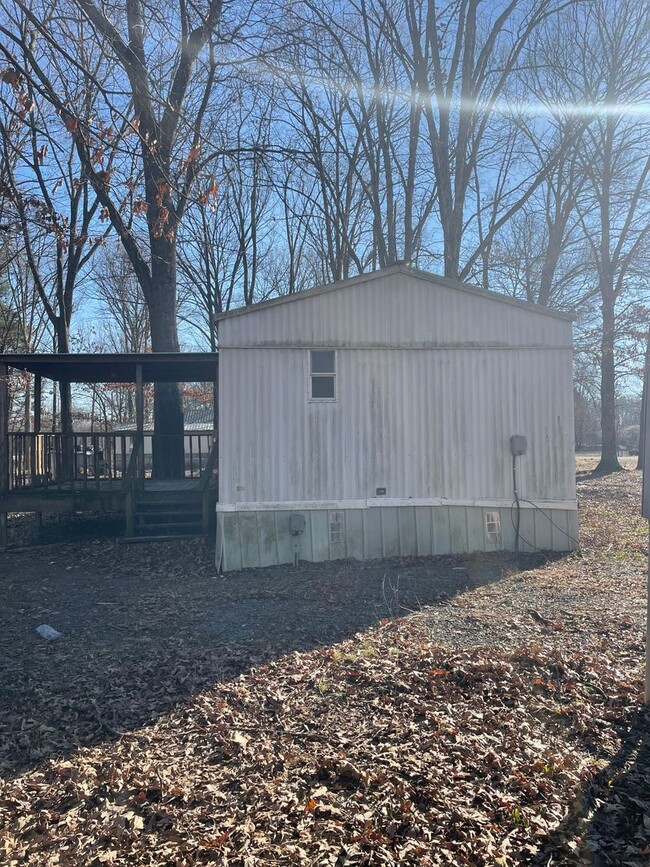 Building Photo - 2 BR 2 Bath 1,040 sq ft singlewide mobile ...