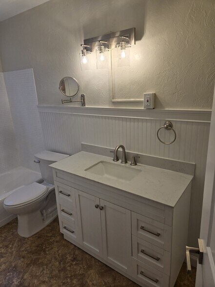 Building Photo - 2304 Ringling Blvd