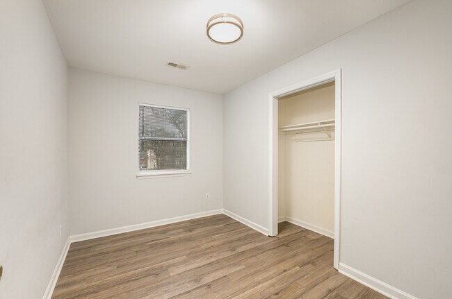 Building Photo - 7201 Raj Ct