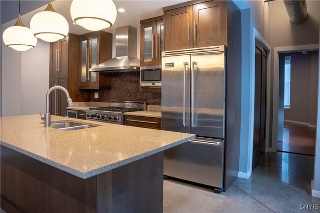 Building Photo - 211 W Jefferson St