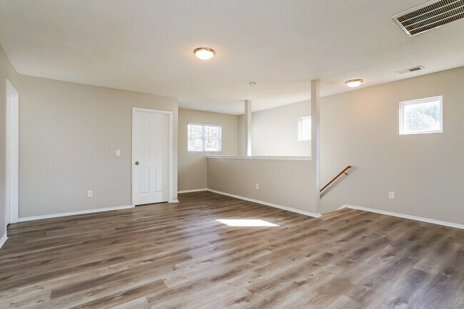 Building Photo - 3168 Varcroft Rd