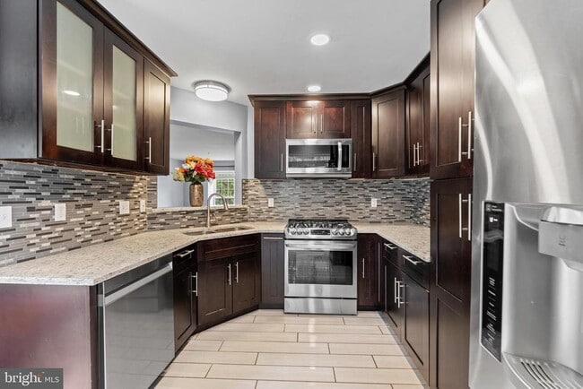 Building Photo - 3336 Fordington Pl
