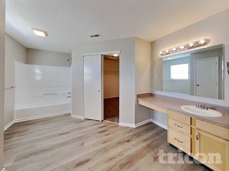Building Photo - 7771 Mistflower Ln