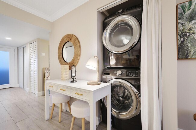 Building Photo - 601 N Ocean Blvd