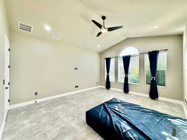 Building Photo - 6414 Salt Creek Ave