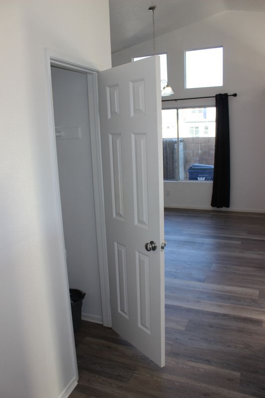 Building Photo - 44762 Shadowcrest Dr