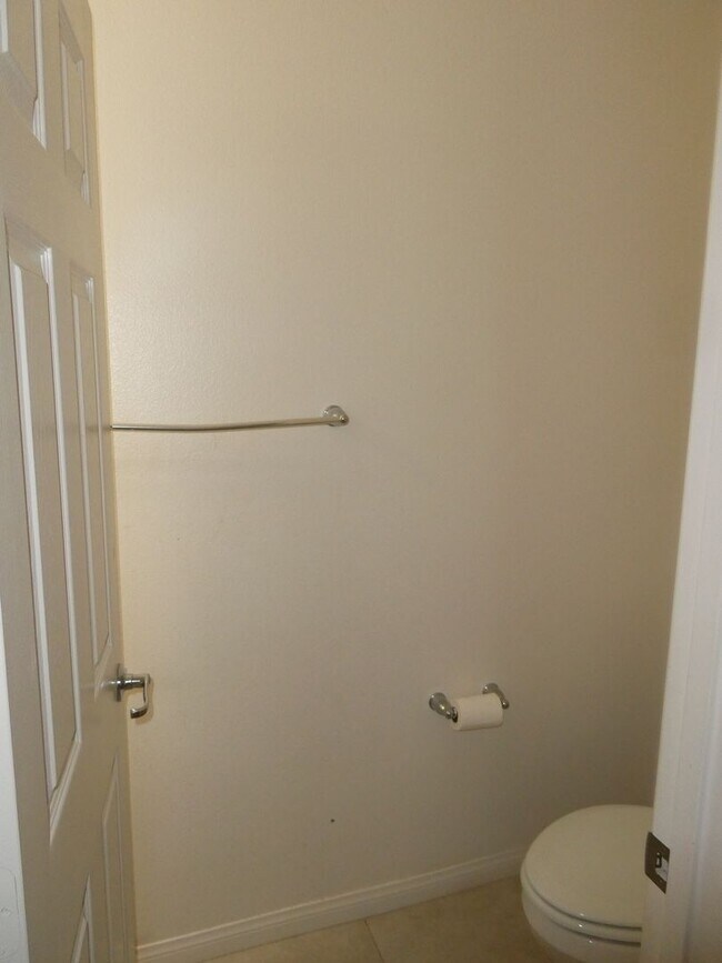 Building Photo - 3 Bedroom Ivy Lane Community Home in Moorp...