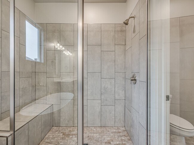 Building Photo - Beautiful home in Edmond